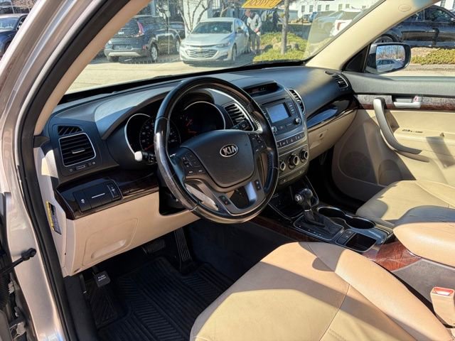 Used 2015 Kia Sorento LX image 25