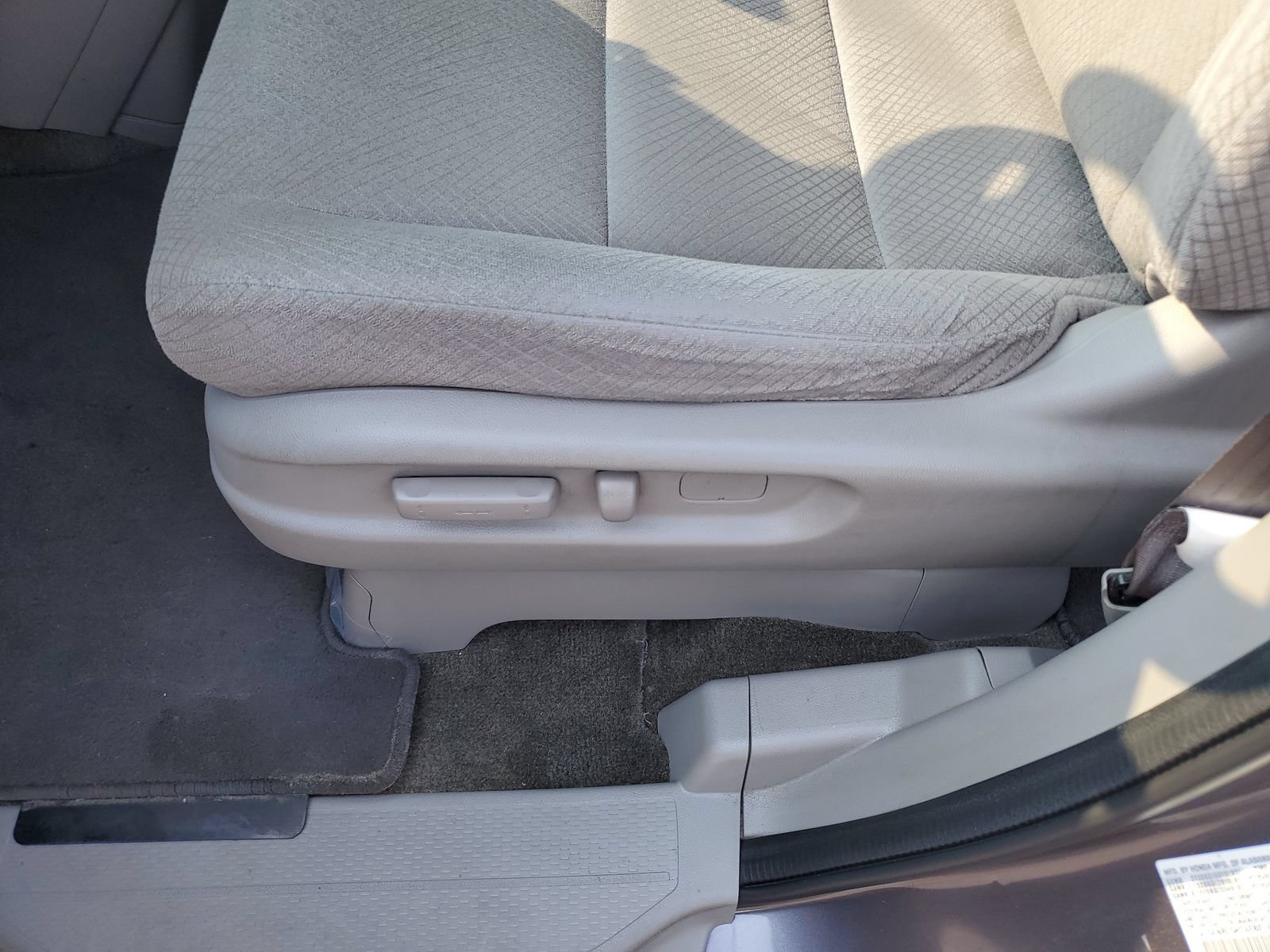 Used 2015 Honda Odyssey LX image 17
