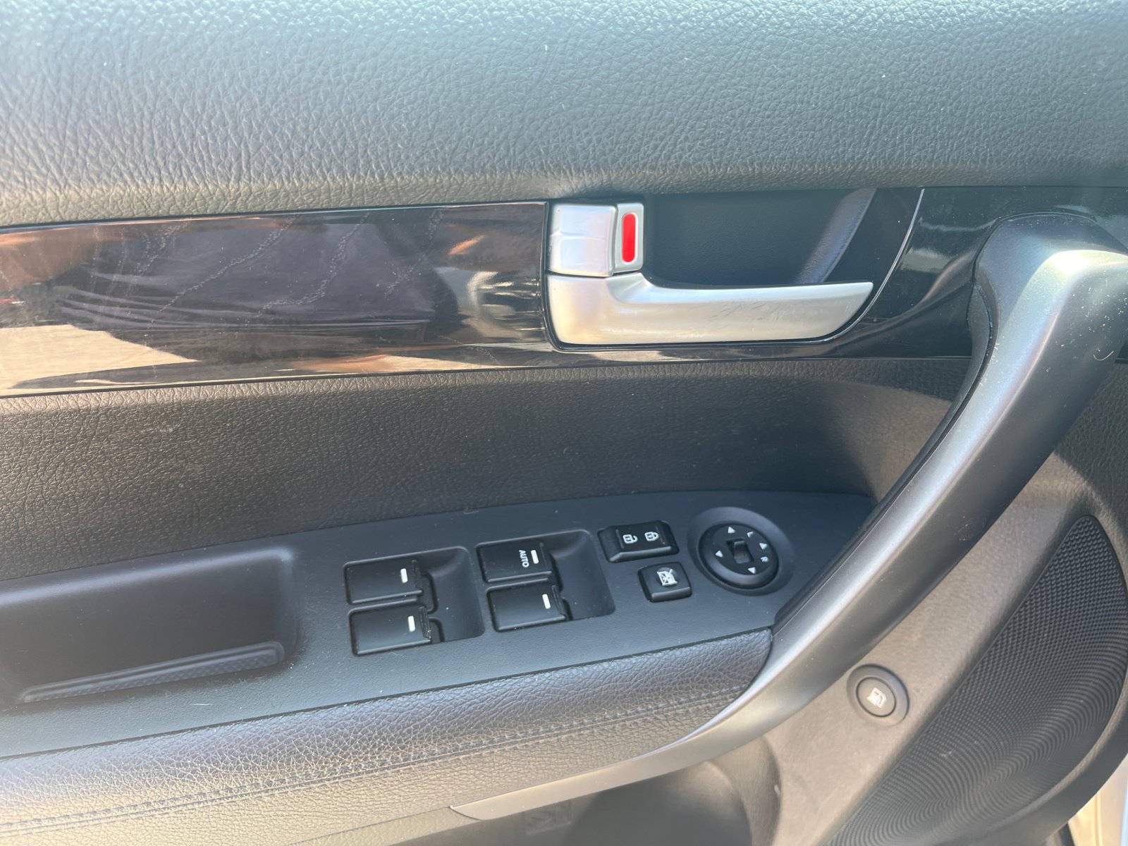 Used 2014 Kia Sorento LX FWD image 17
