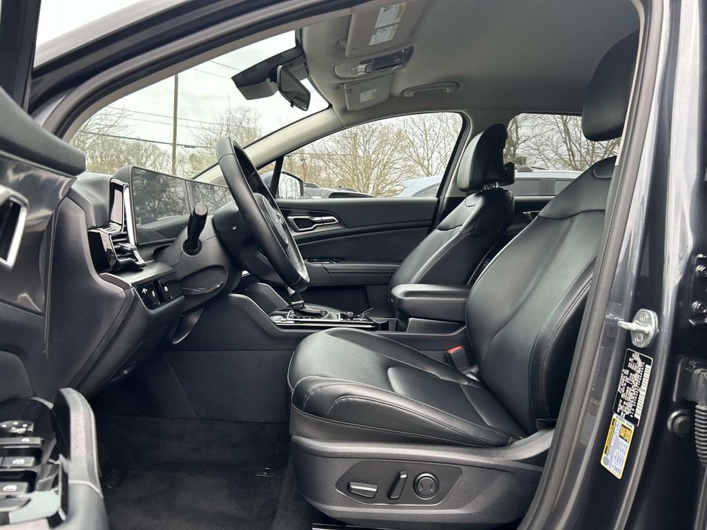 Certified 2023 Kia Sportage EX image 17