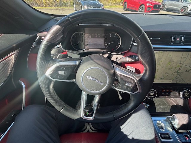 Certified 2023 Jaguar F-PACE R-Dynamic S image 26