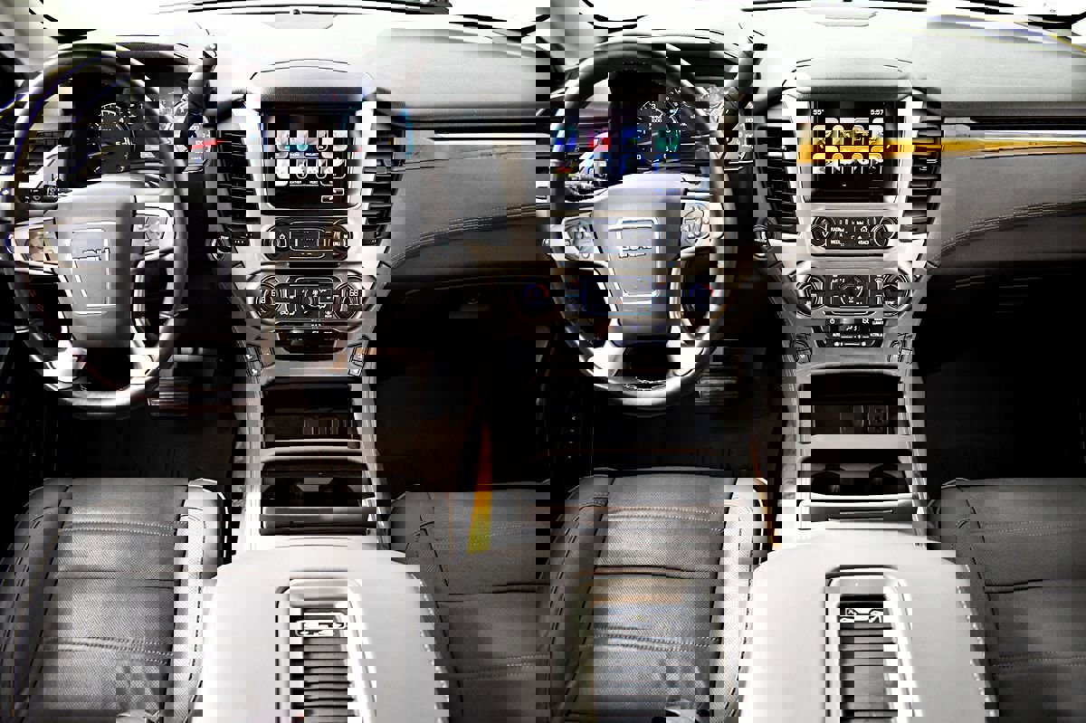 Used 2017 GMC Yukon XL Denali w/ Open Road Package image 26