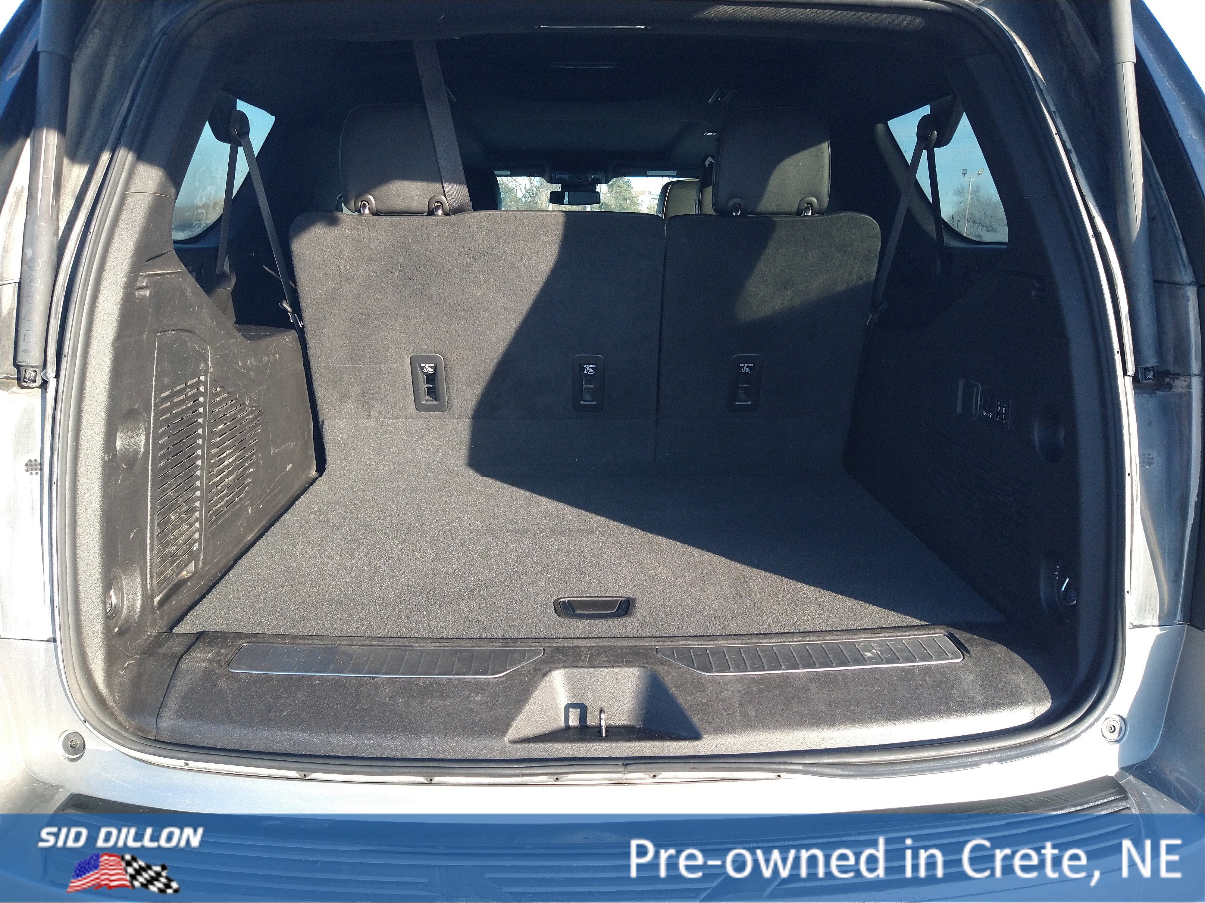 Used 2023 Chevrolet Suburban Premier image 13