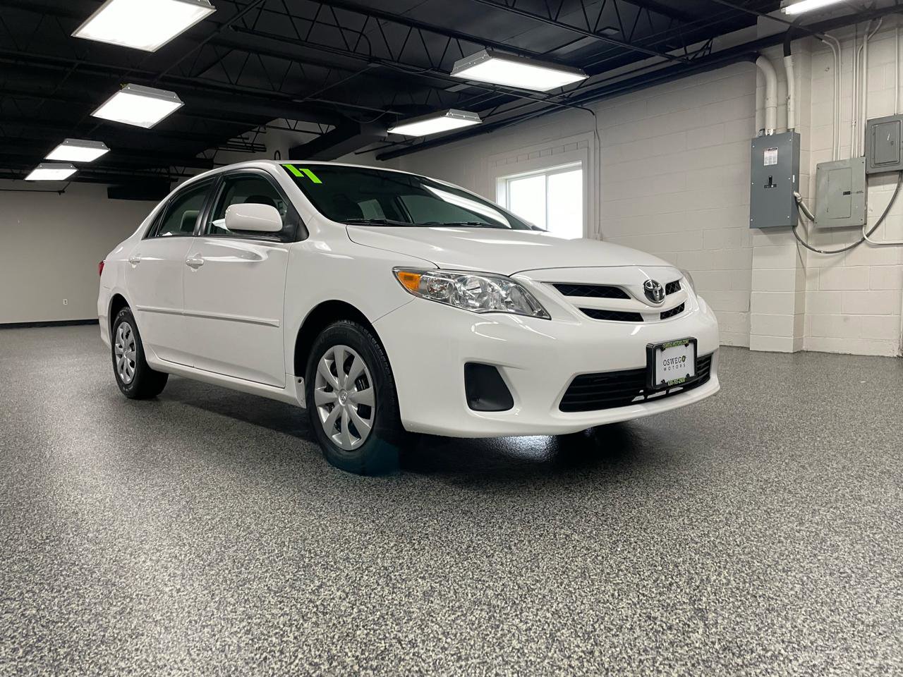 Used 2011 Toyota Corolla LE FWD image 3