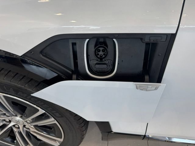 New 2026 Cadillac Lyriq Luxury AWD/4WD image 41