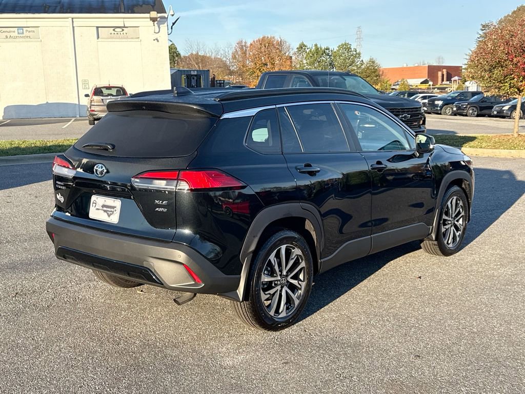 Used 2025 Toyota Corolla Cross XLE image 6