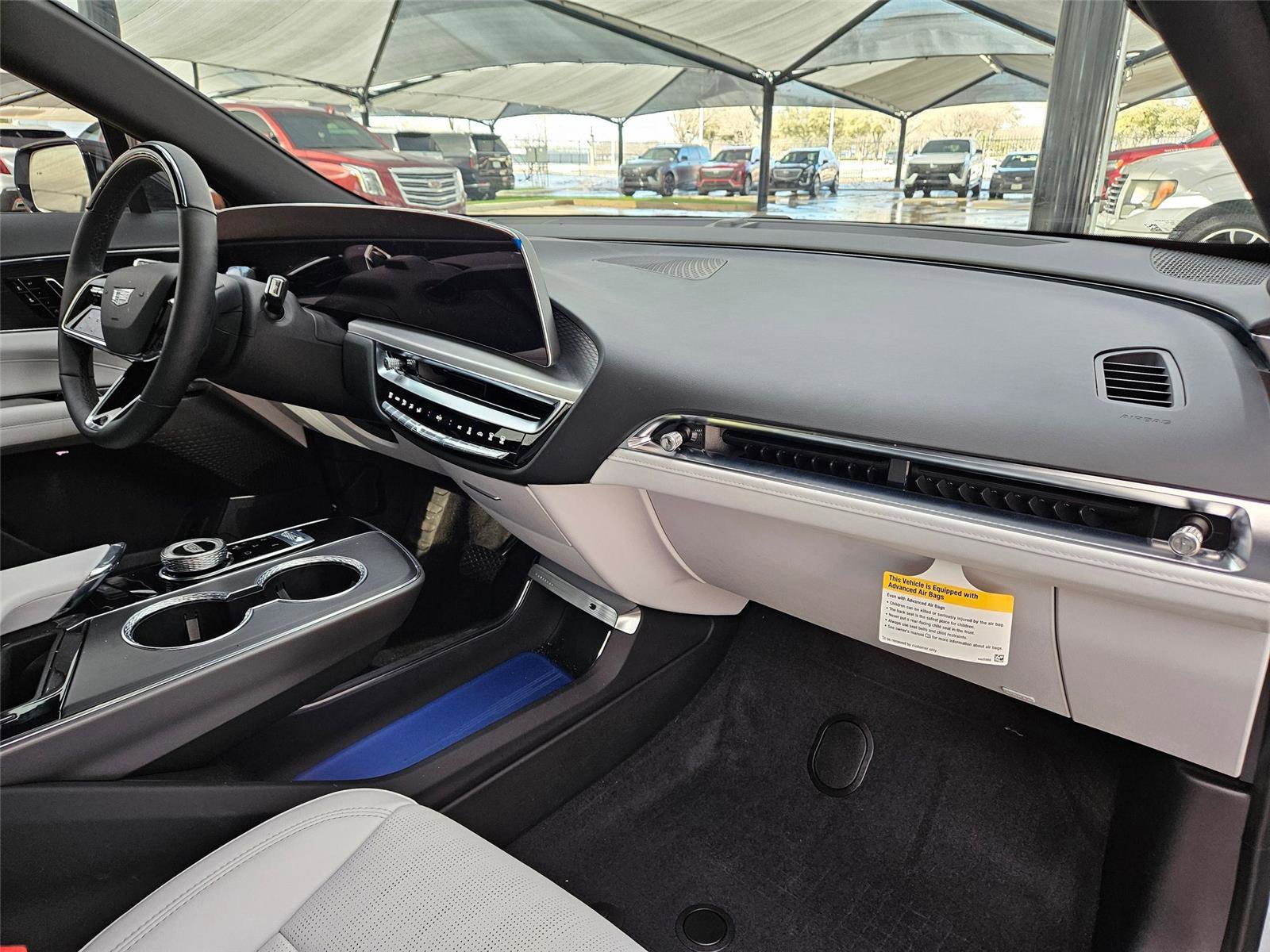 New 2026 Cadillac Lyriq Luxury w/ LPO, Floor Liner Package AWD/4WD image 24