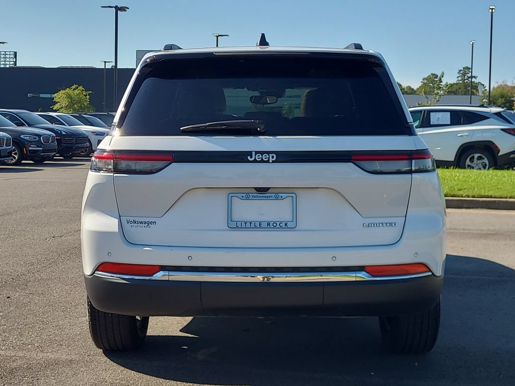 Used 2024 Jeep Grand Cherokee Limited RWD image 4
