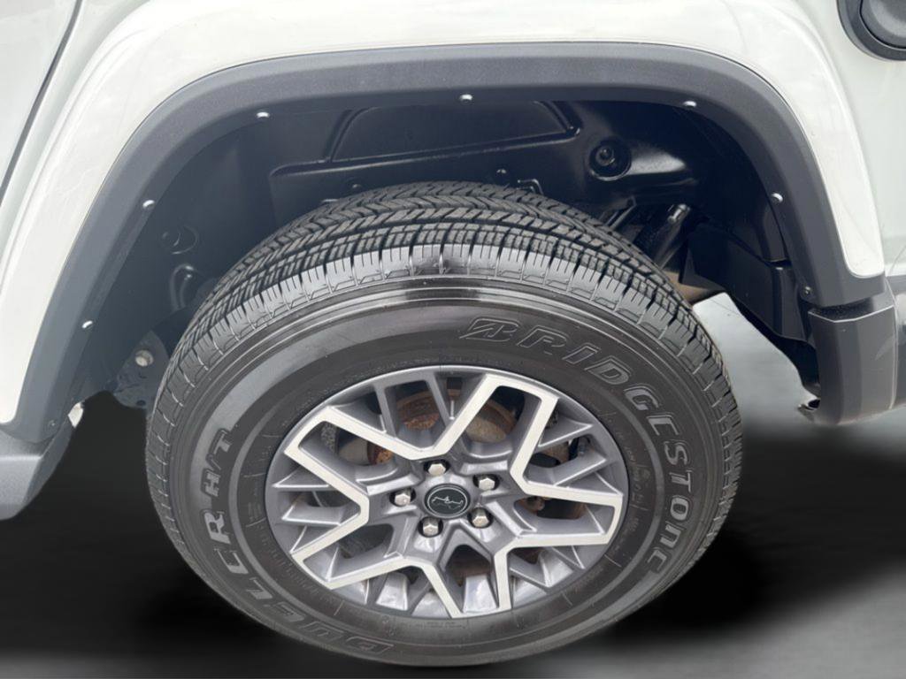 Used 2024 Jeep Wrangler Sahara w/ Technology Group image 9