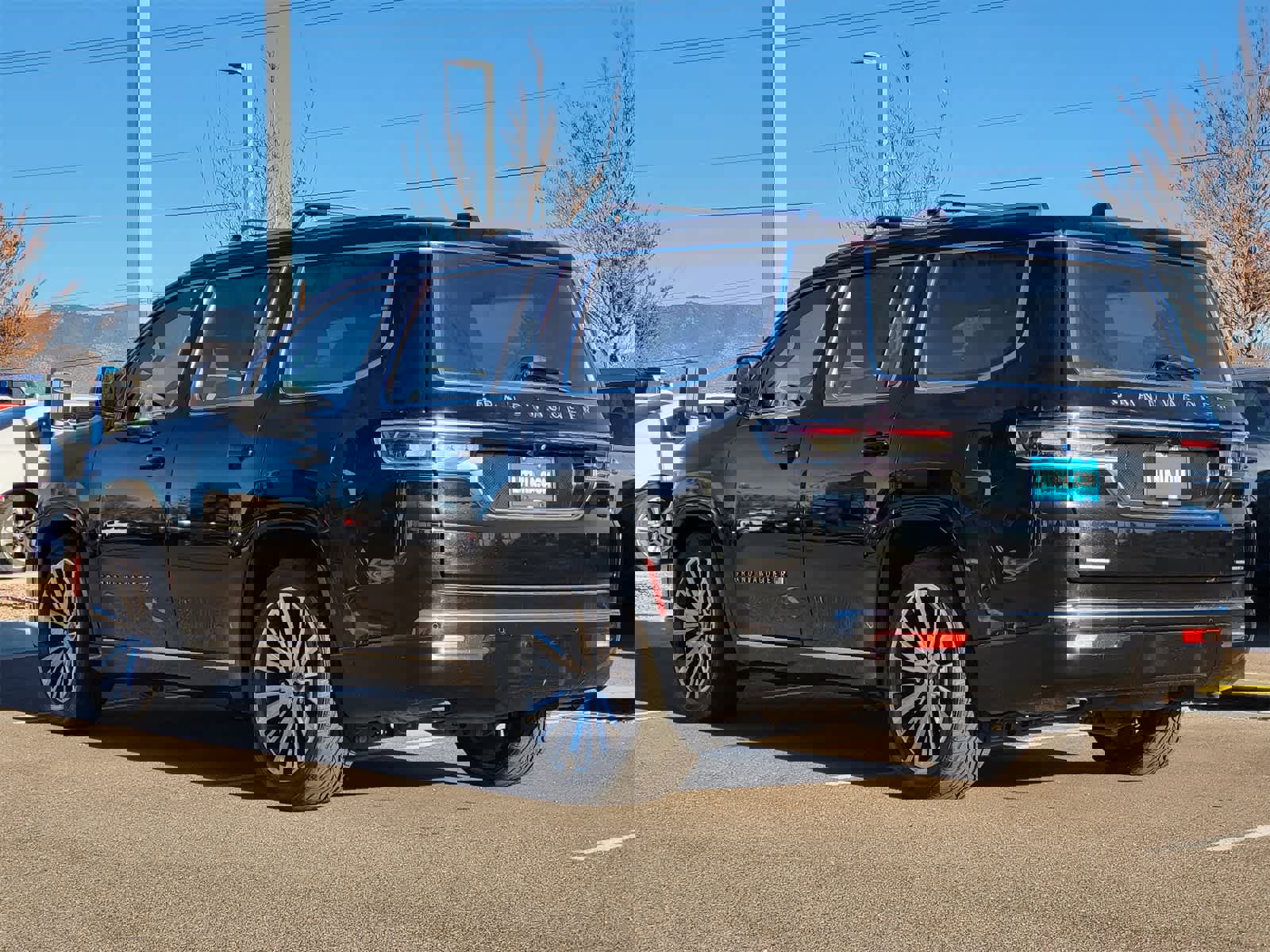 Used 2022 Jeep Grand Wagoneer Series III image 7