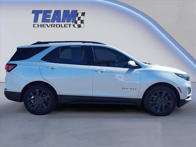 Certified 2022 Chevrolet Equinox RS w/ Infotainment Package FWD image 4
