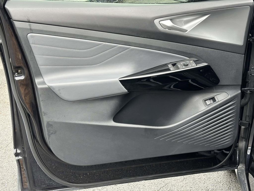 Used 2023 Volkswagen ID.4 Pro S Plus image 8