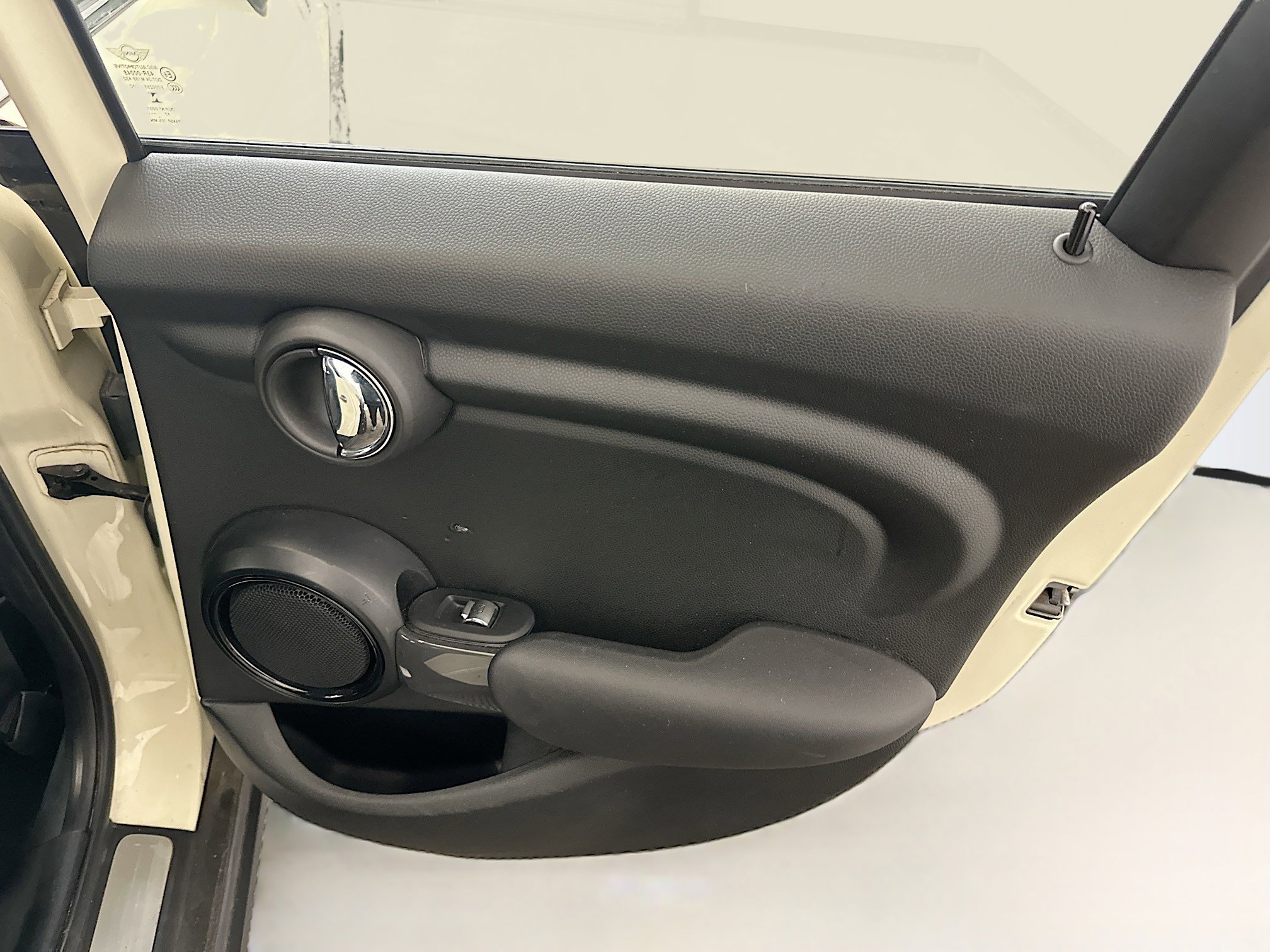 Used 2018 MINI Cooper 4-Door Hardtop image 30