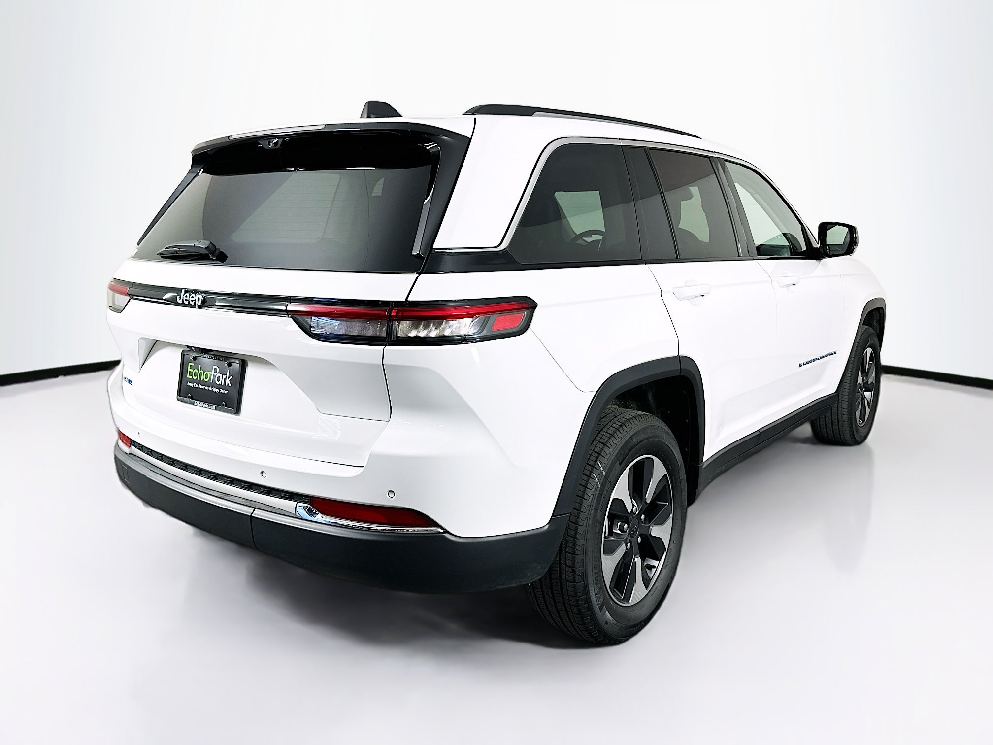 Used 2023 Jeep Grand Cherokee 4WD 4xe w/ Luxury Tech Group II image 9