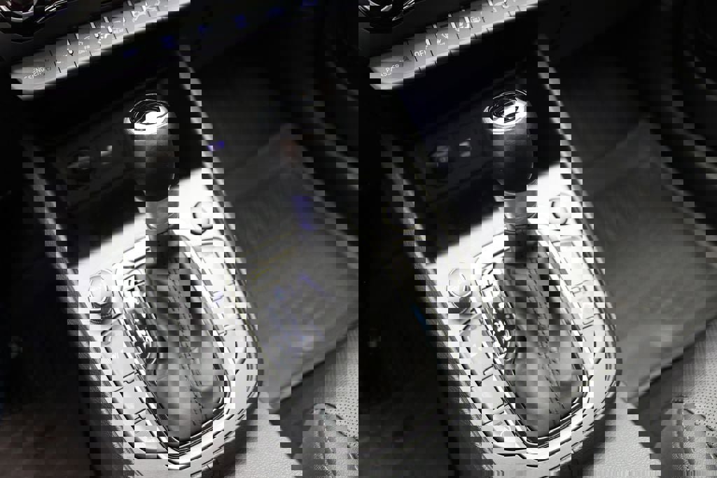 Used 2023 Hyundai Kona Limited image 24