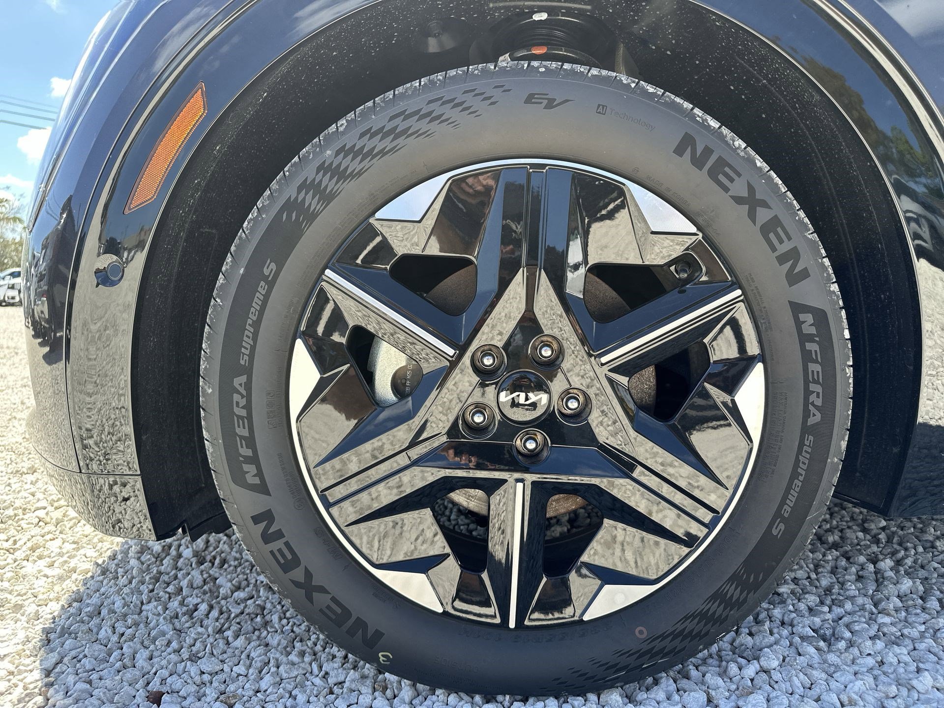 New 2025 Kia EV6 Wind RWD image 11