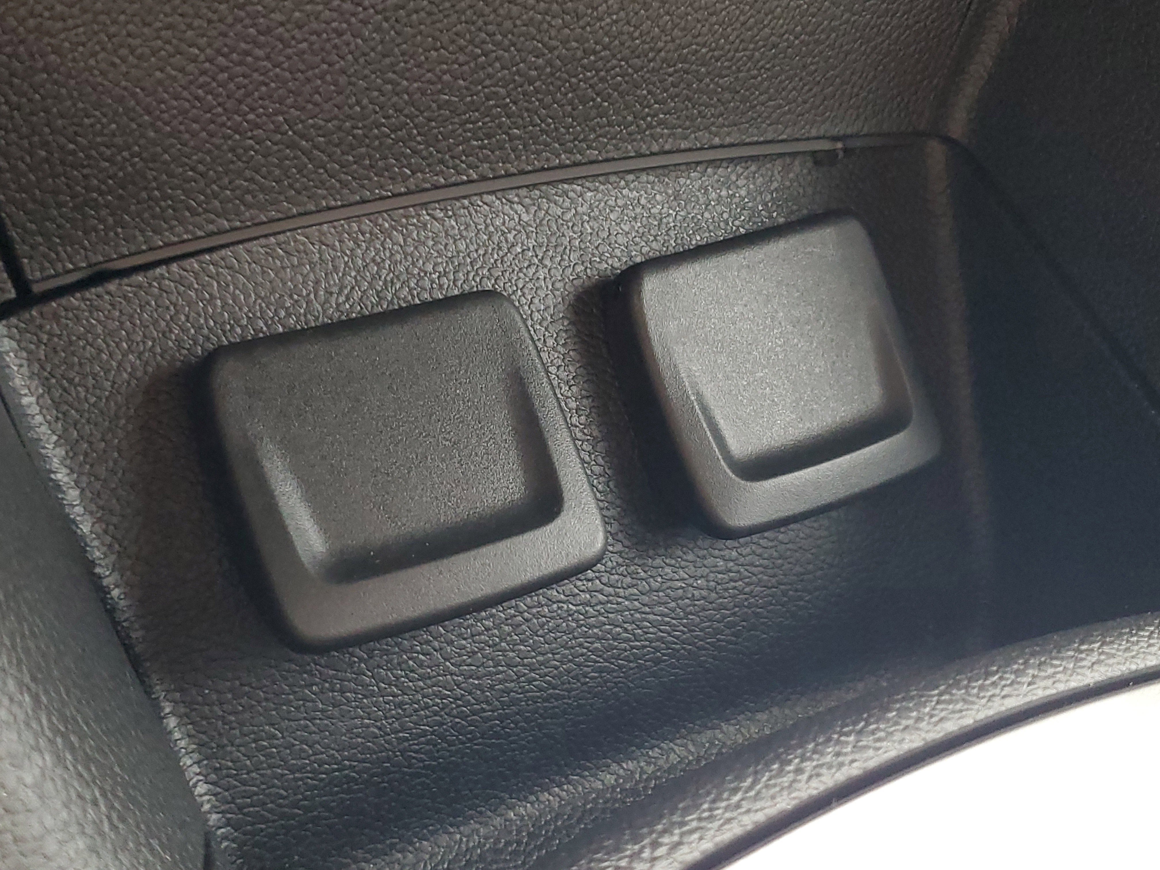 Used 2017 Chevrolet Cruze LT w/ Convenience Package image 10