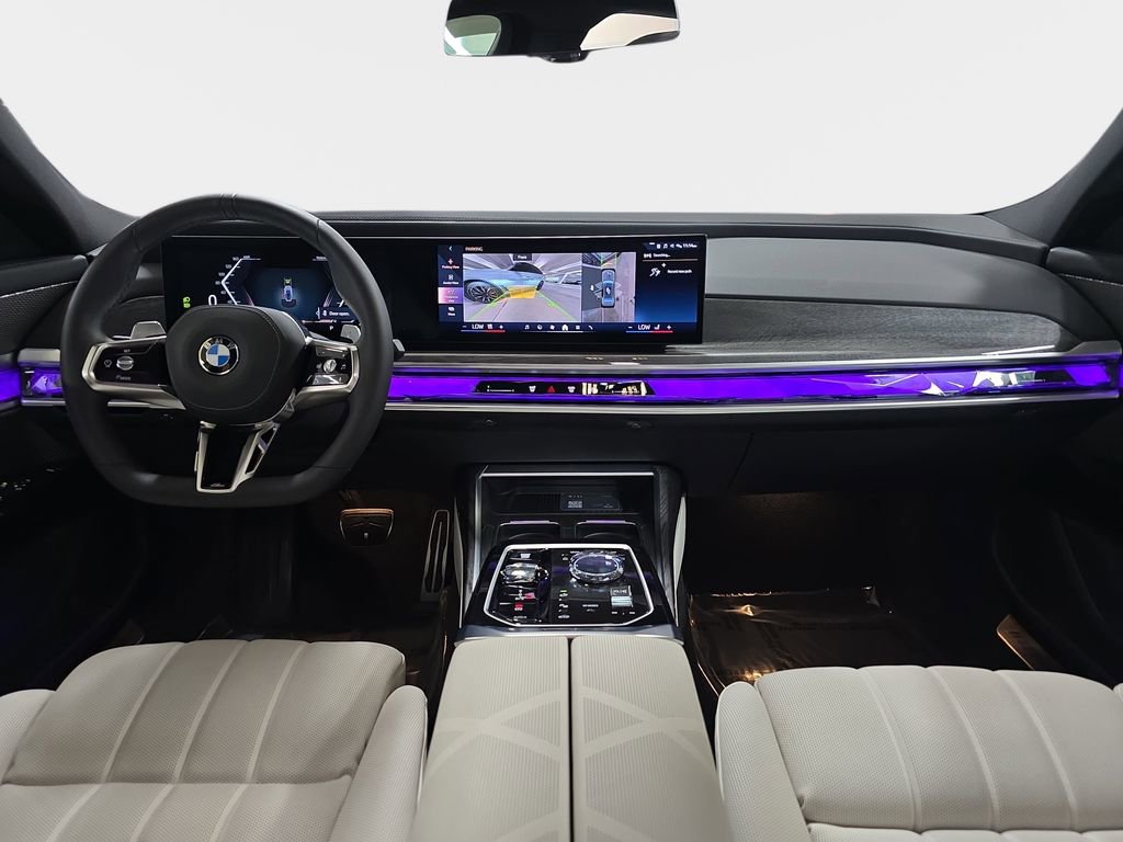 Used 2025 BMW 760i xDrive 760i xDrive w/ Premium Package image 12