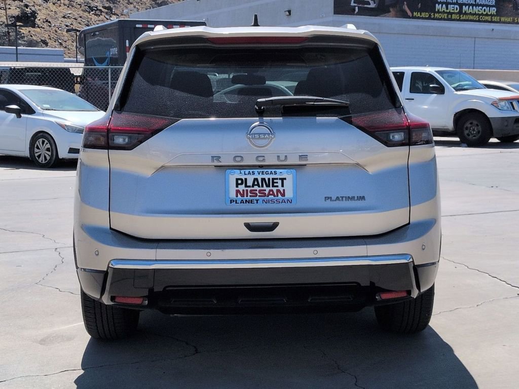 Used 2024 Nissan Rogue Platinum w/ Platinum Premium Package FWD image 4