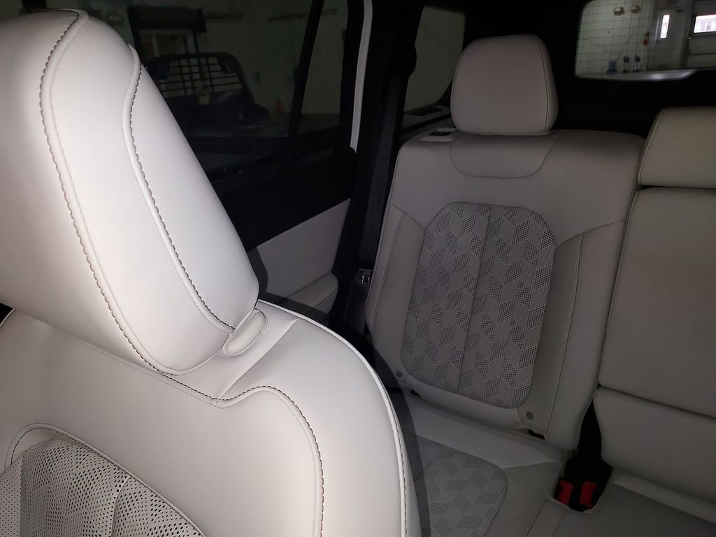 New 2026 Jeep Cherokee Overland image 12