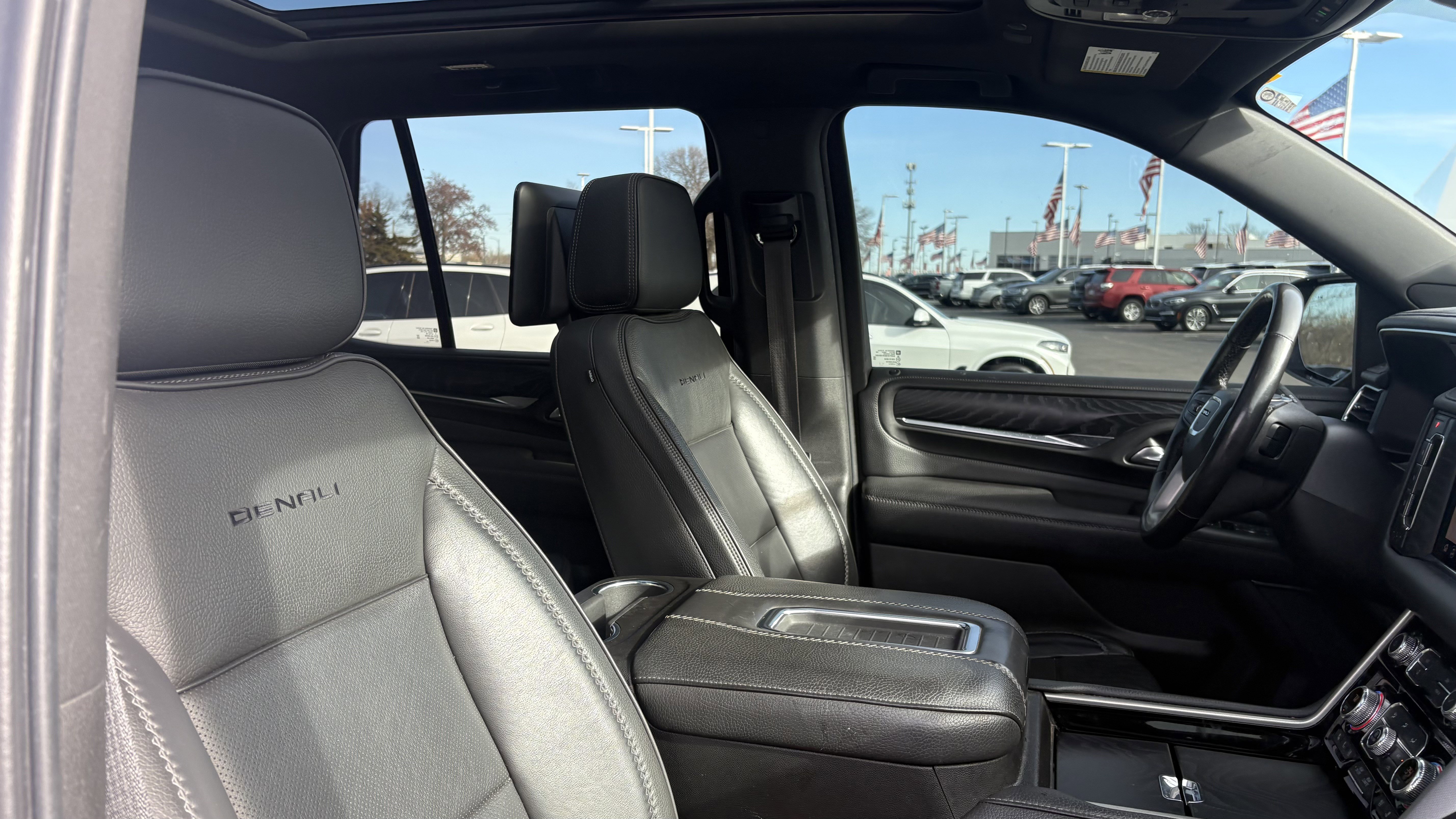 Used 2021 GMC Yukon Denali image 33