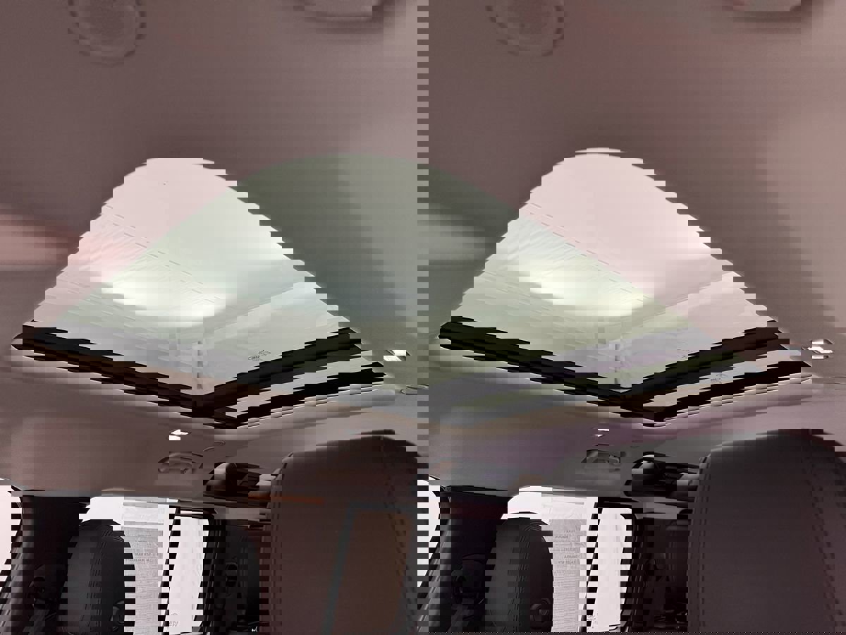 Used 2020 Land Rover Defender 110 First Edition image 11