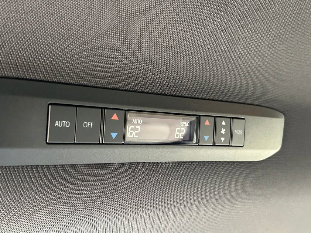 Used 2026 Toyota Sienna Limited image 26