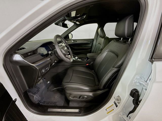 New 2025 Jeep Grand Cherokee L Overland w/ Trailer Tow Package image 21