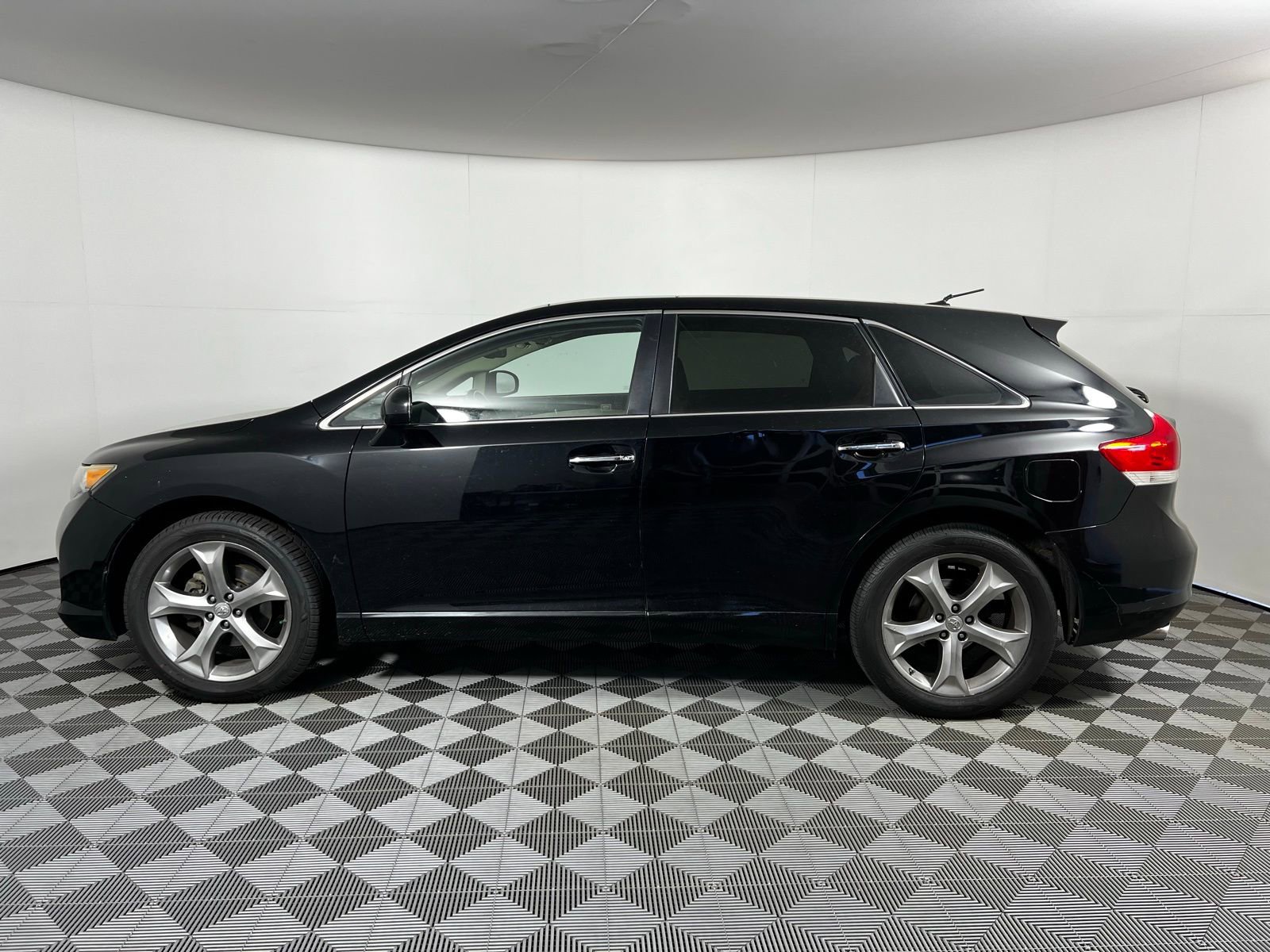 Used 2010 Toyota Venza image 8