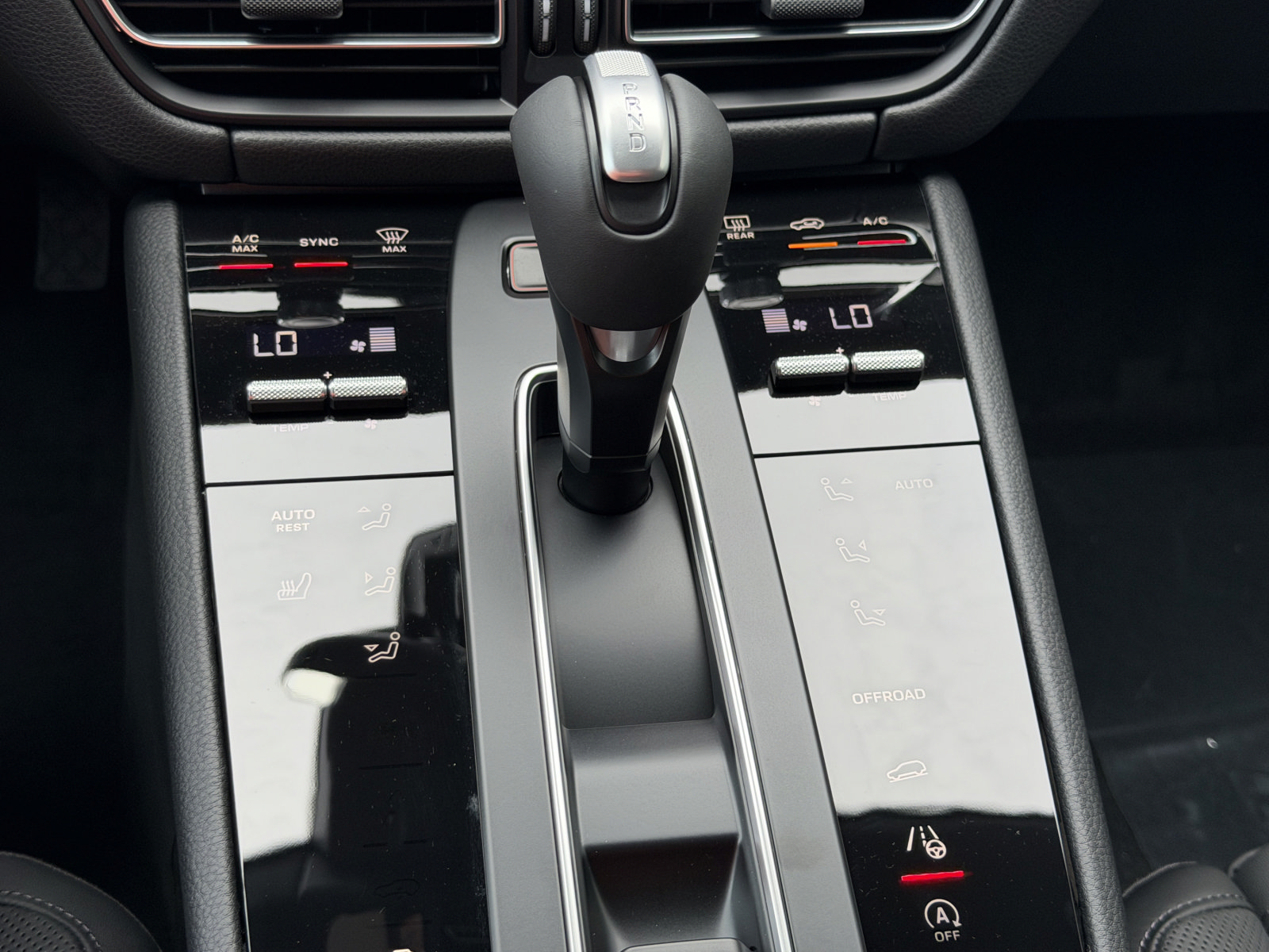 New 2026 Porsche Macan AWD/4WD image 27