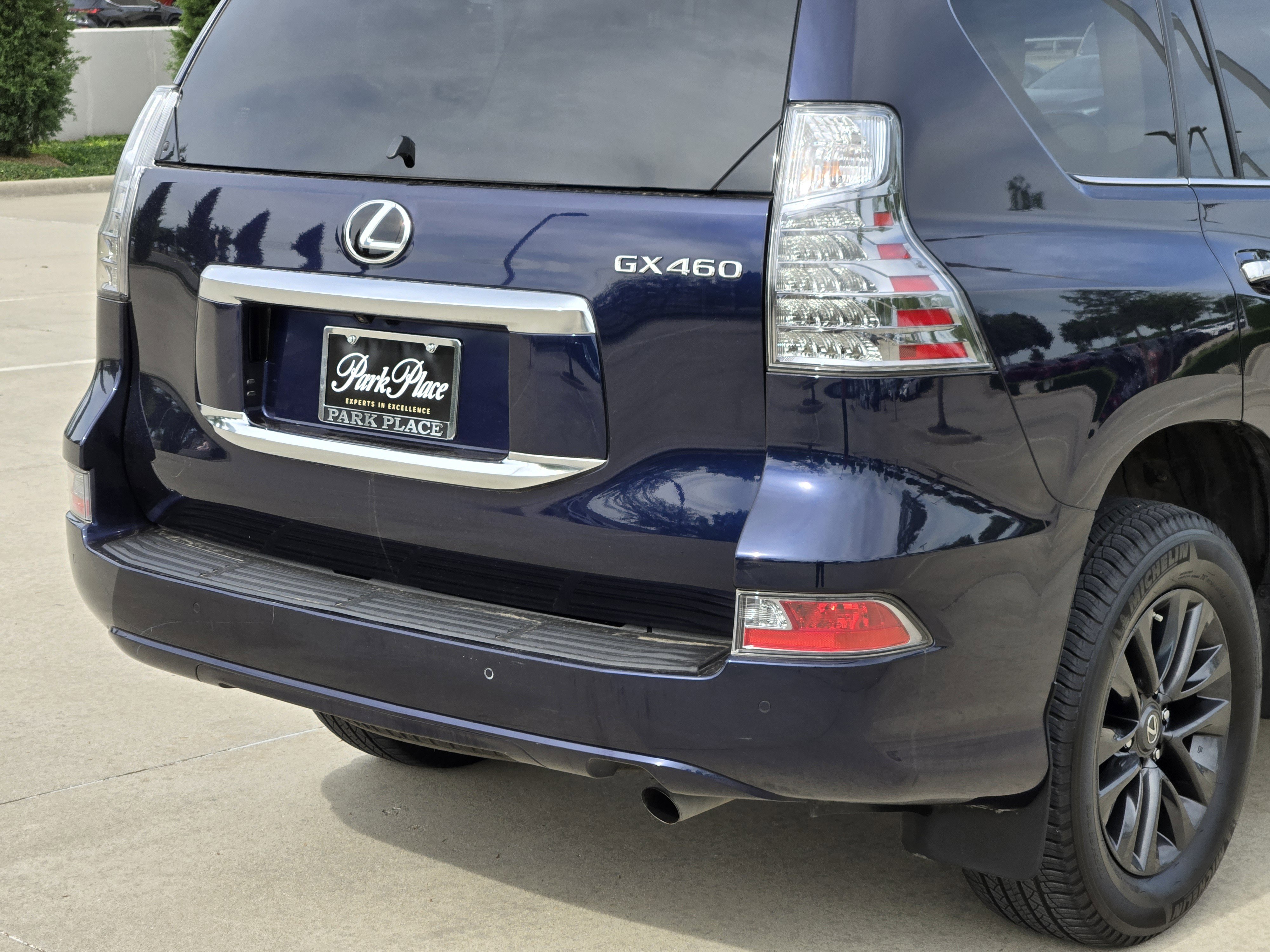Used 2023 Lexus GX 460 Premium w/ Premium Package AWD/4WD image 14