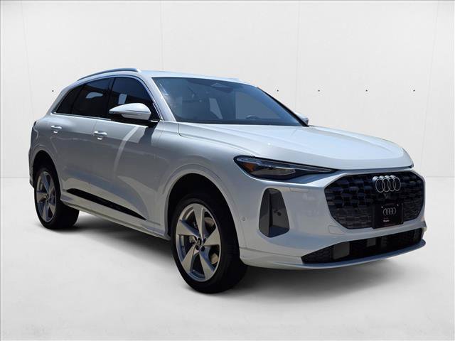 New 2025 Audi Q5 Premium Plus w/ Premium Plus AWD/4WD image 3