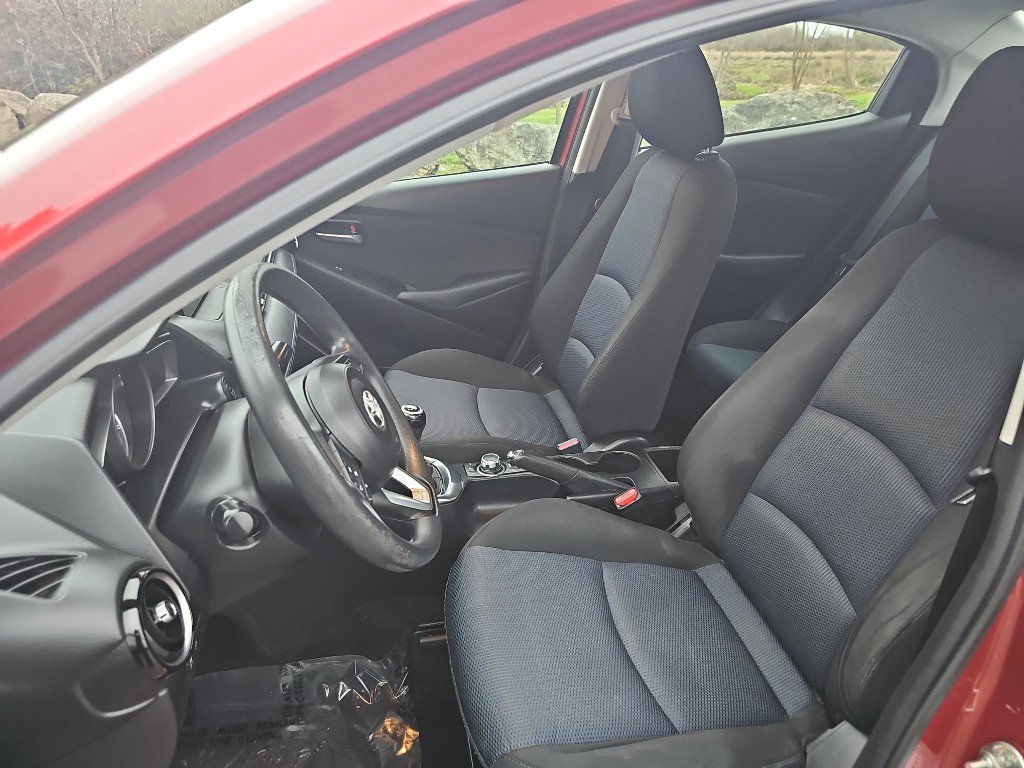 Used 2019 Toyota Yaris LE image 22