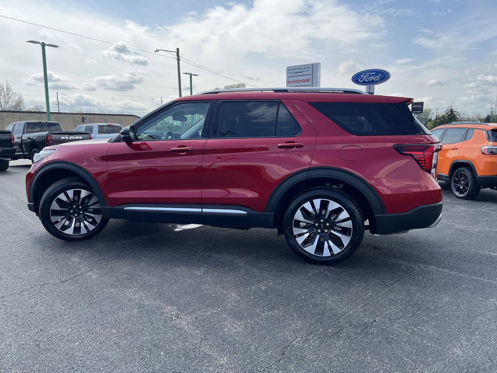 New 2026 Ford Explorer Platinum image 11