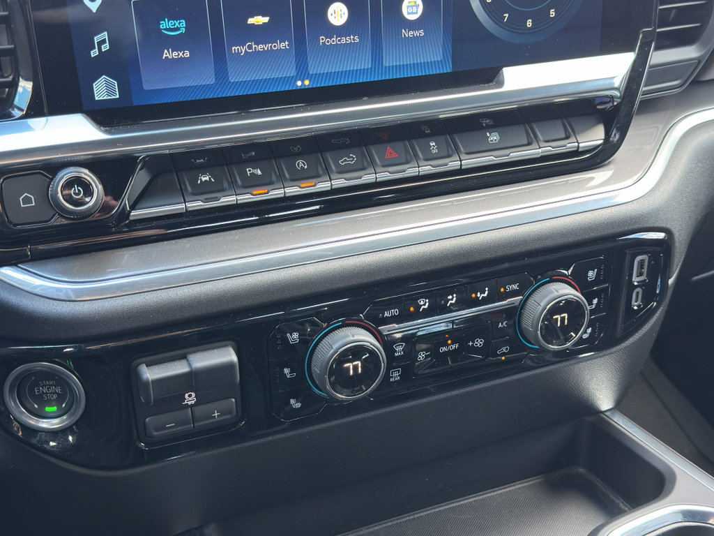 Used 2025 Chevrolet Silverado 1500 High Country w/ High Country Premium Package AWD/4WD image 25