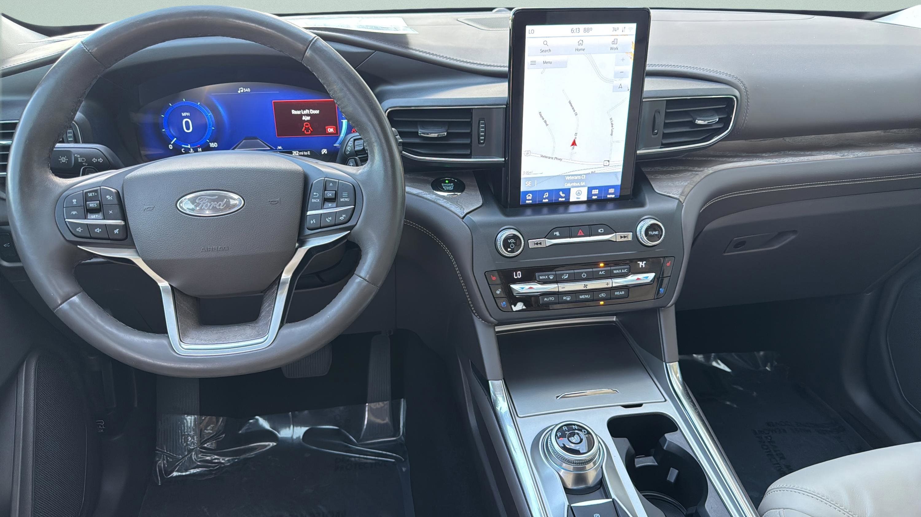 Used 2020 Ford Explorer Platinum w/ Premium Technology Package image 38