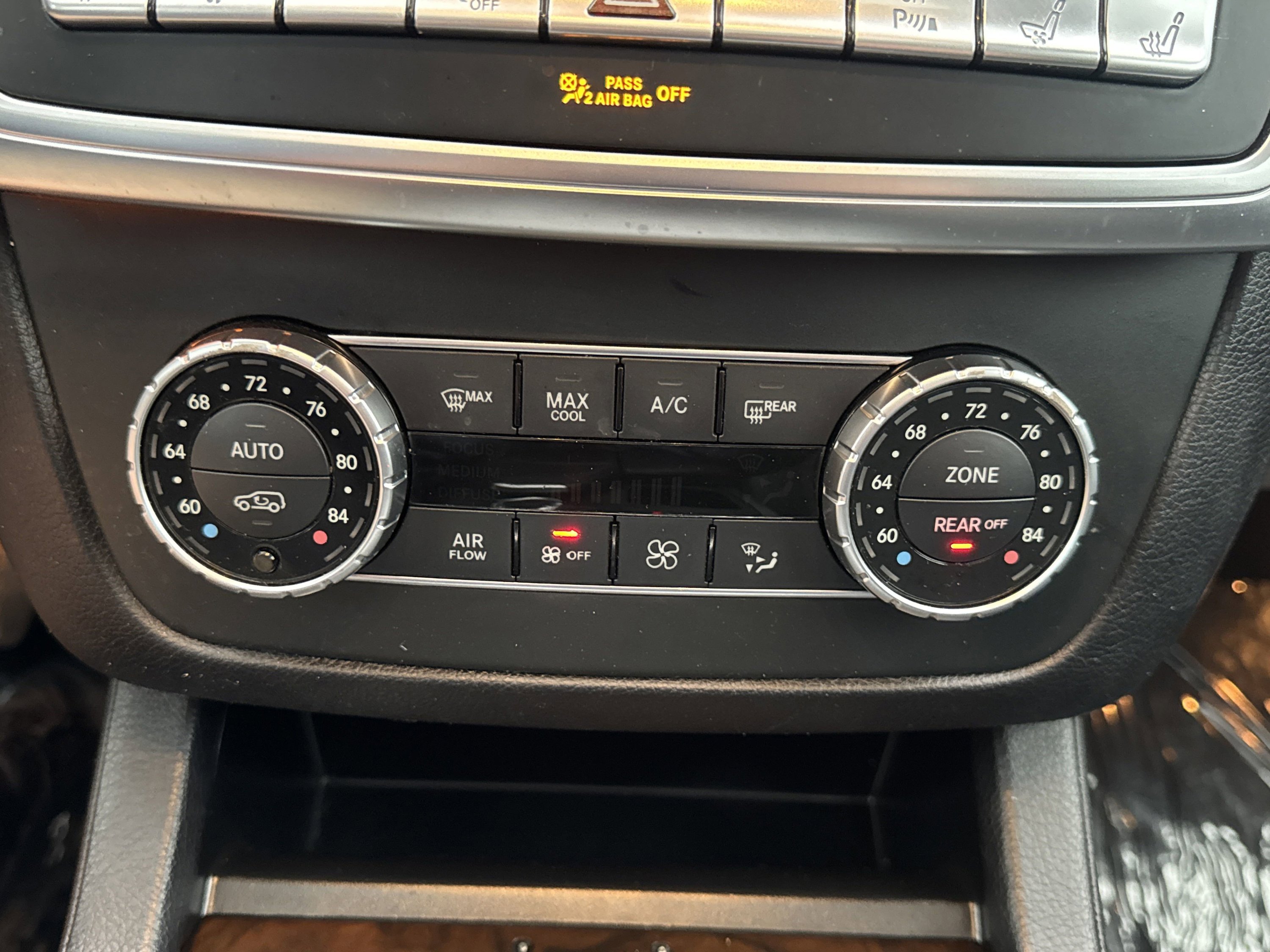 Used 2015 Mercedes-Benz GL 550 4MATIC image 55