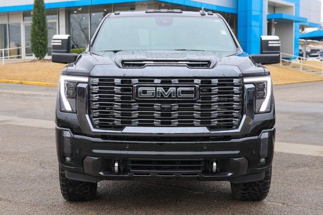 Used 2024 GMC Sierra 3500 Denali Ultimate AWD/4WD image 2