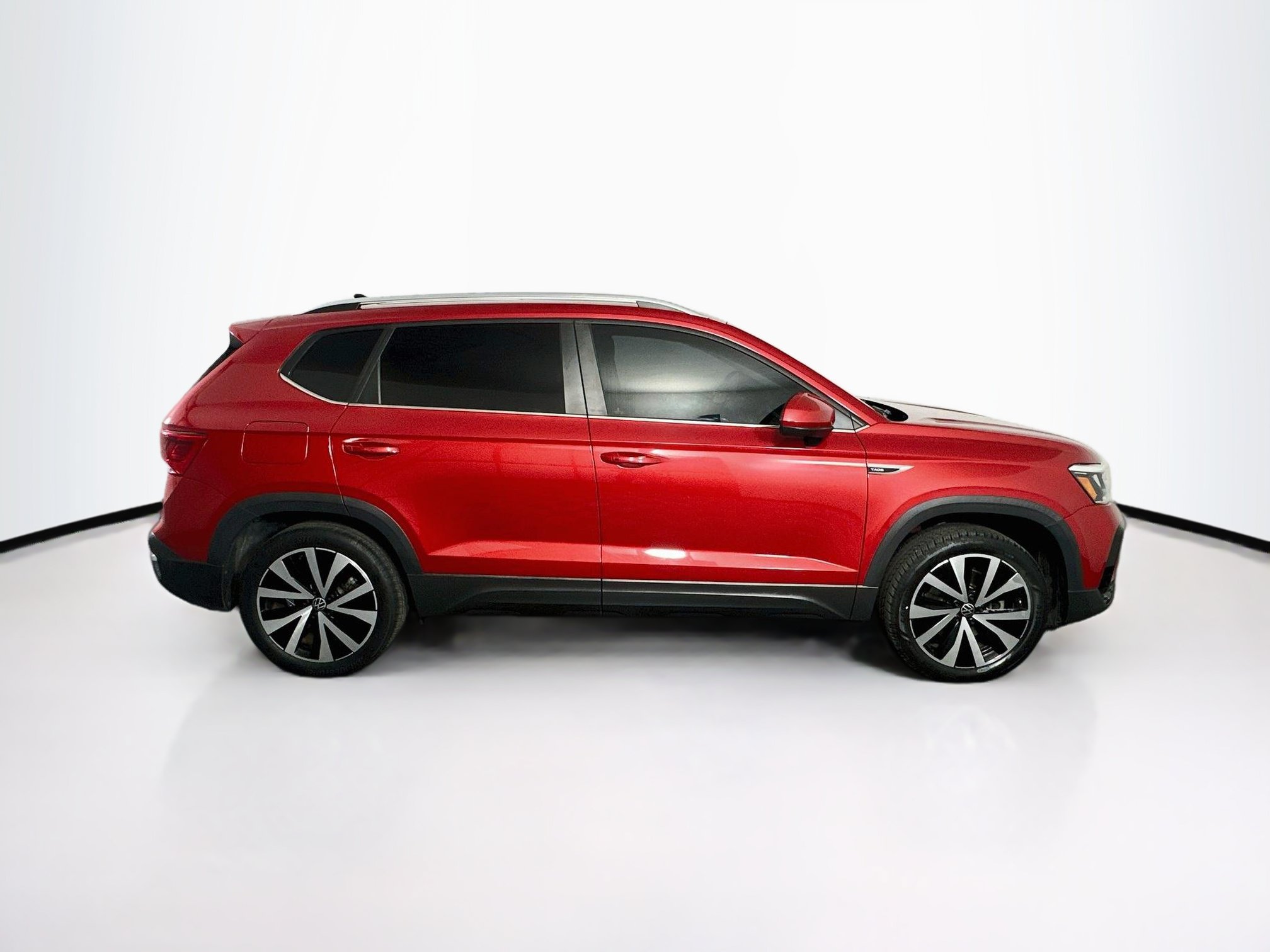 Used 2022 Volkswagen Taos SE w/ Panoramic Sunroof Package FWD image 10