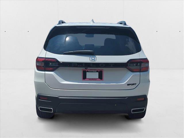 Used 2025 Honda Pilot Sport image 6