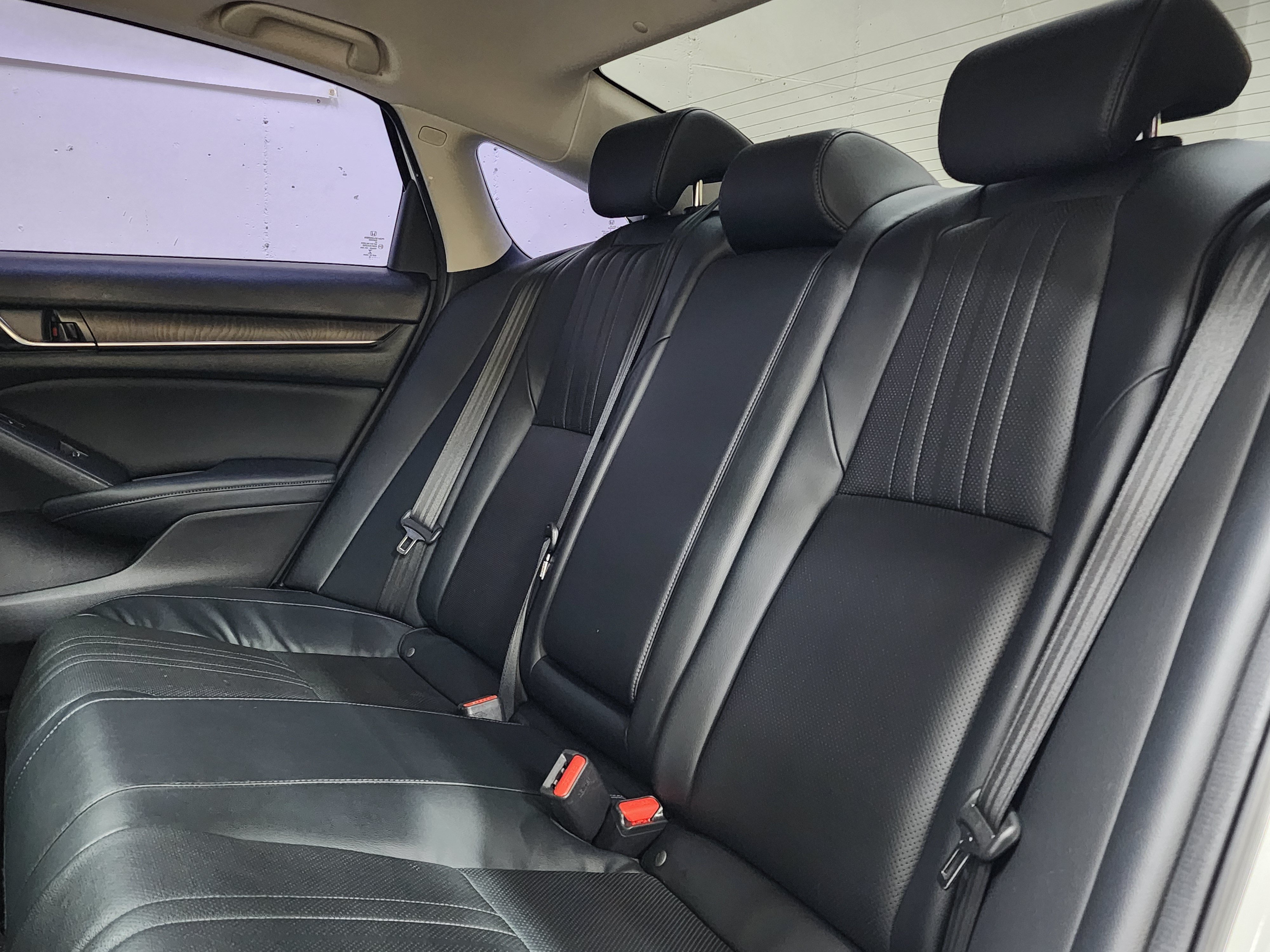 Used 2018 Honda Accord Touring image 18