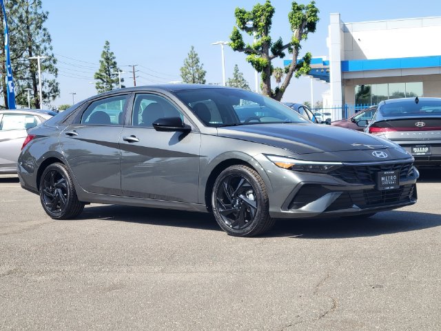 New 2026 Hyundai Elantra Sport FWD image 34