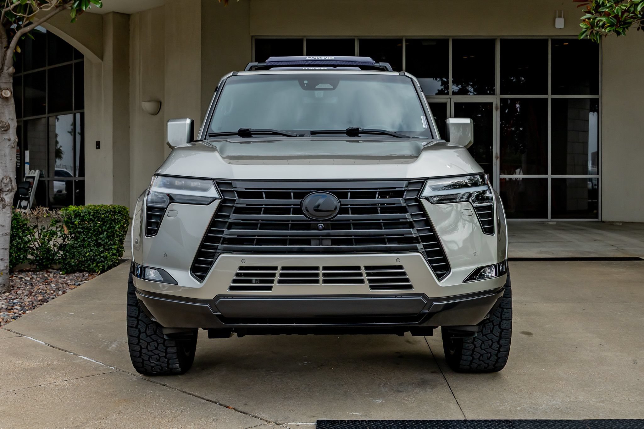 Used 2025 Lexus GX 550 w/ Accessory Package (2T) AWD/4WD image 2