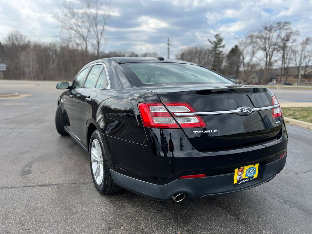 Used 2017 Ford Taurus SEL FWD image 5