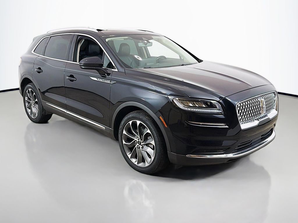 Used 2022 Lincoln Nautilus Reserve AWD/4WD image 2