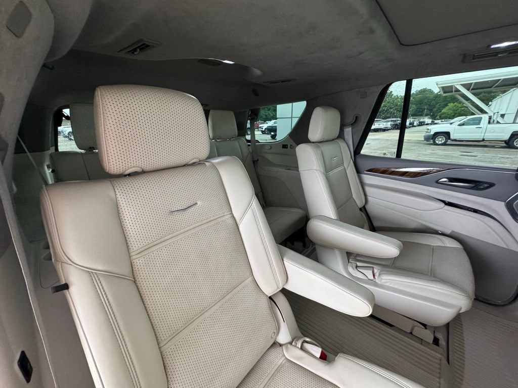 Used 2022 Cadillac Escalade Sport Platinum w/ Heavy-Duty Trailer Package AWD/4WD image 26