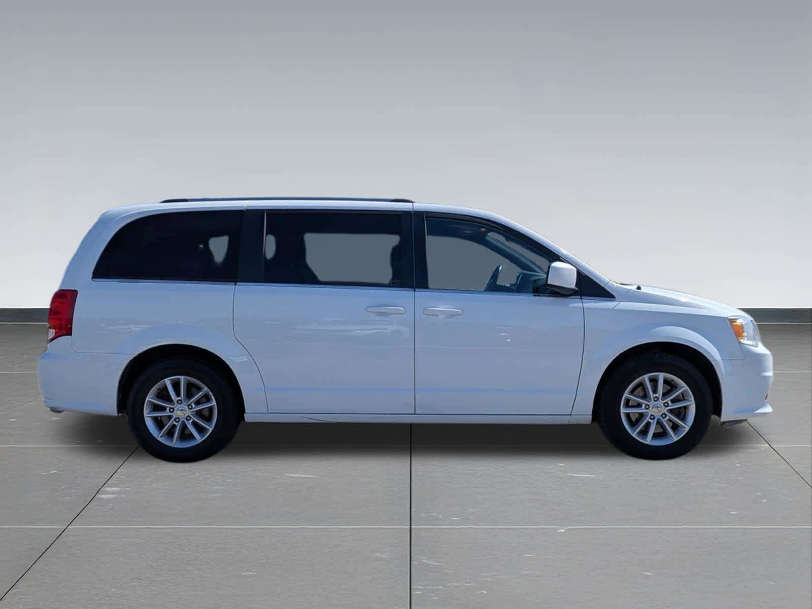 Used 2019 Dodge Grand Caravan SXT image 6