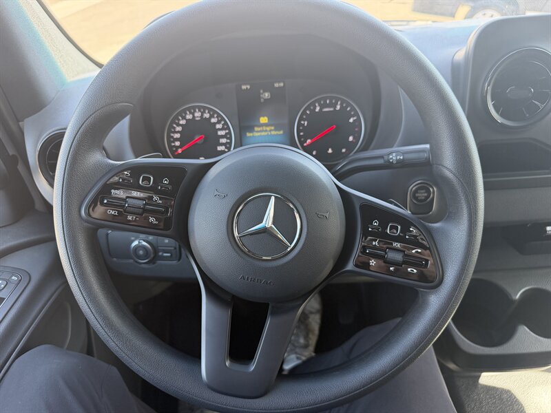 Used 2023 Mercedes-Benz Sprinter 3500 image 17