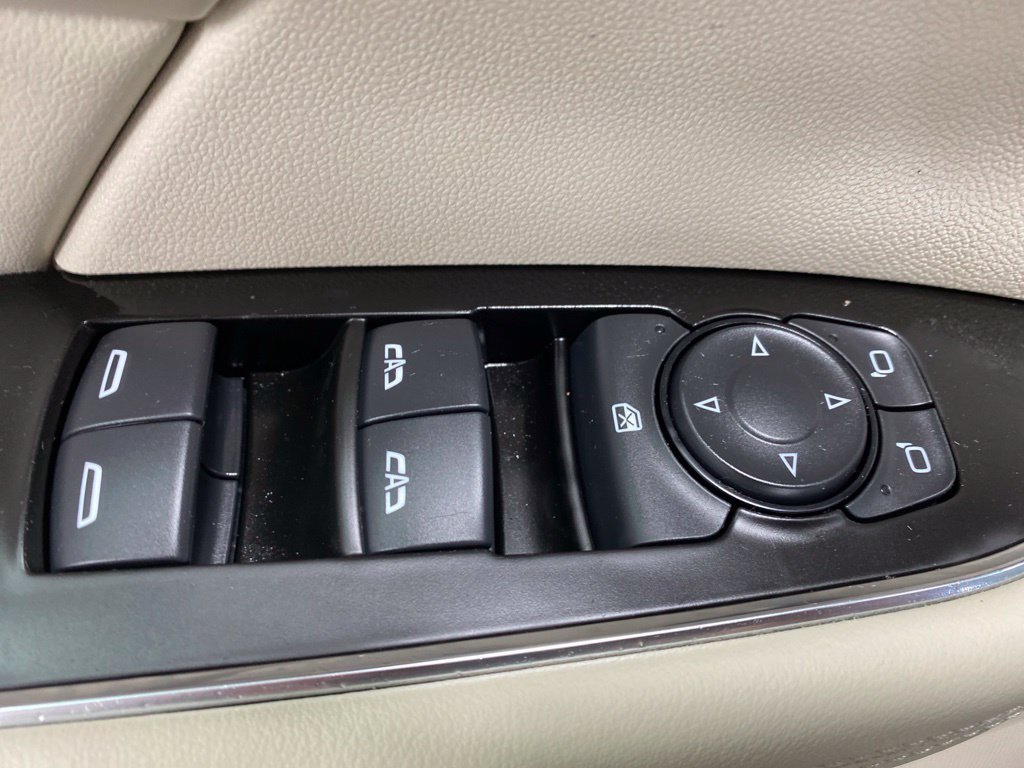 Used 2023 Buick Envision Avenir AWD/4WD image 33