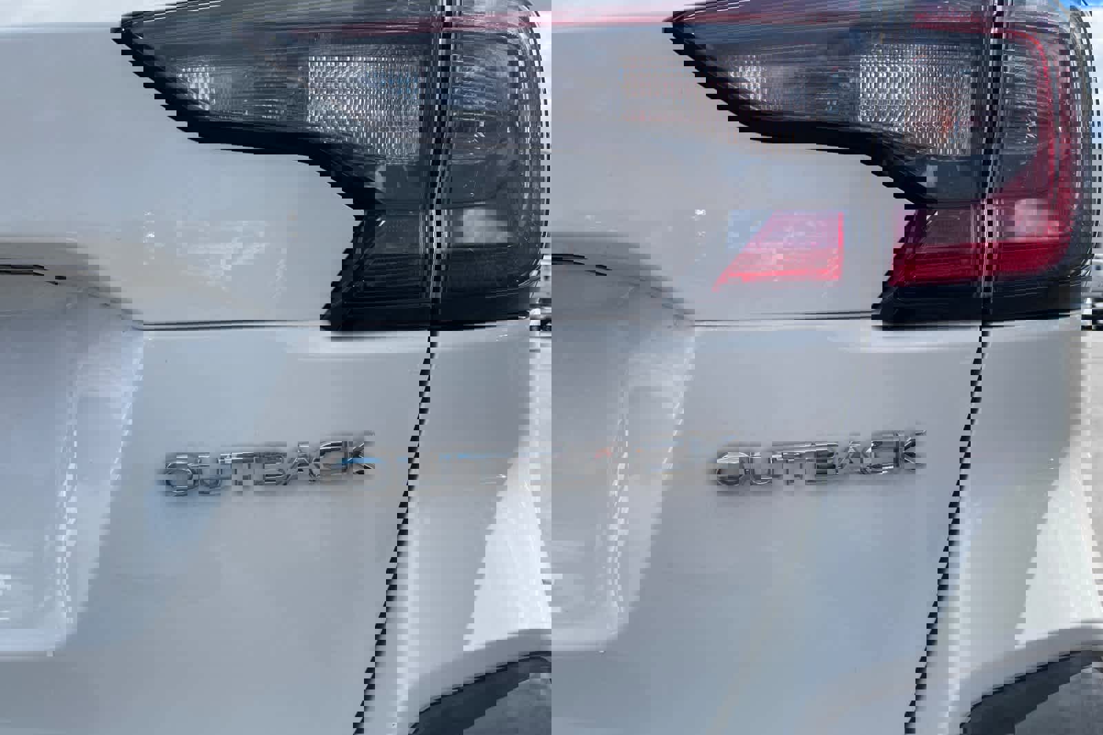 Used 2020 Subaru Outback image 13